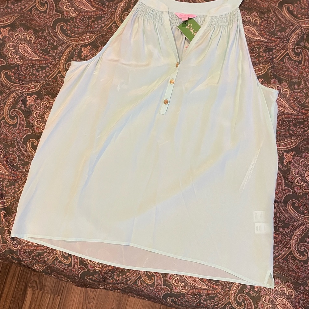 Lilly Pulitzer top!  silky feel, dress up or casual wear appropriate 💕